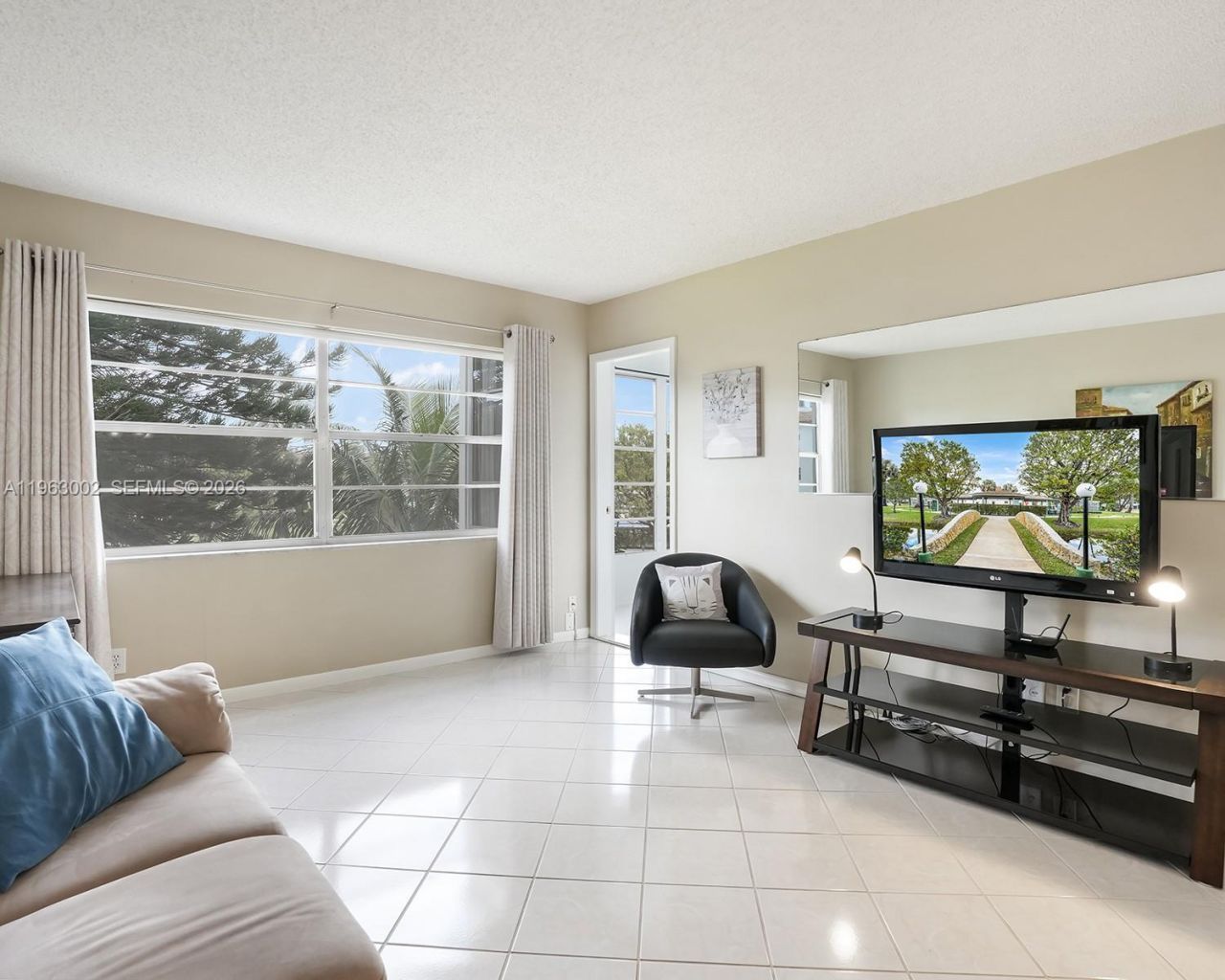 4805 NW 35th St, Unit 506, Lauderdale Lakes, FL 33319 Photo