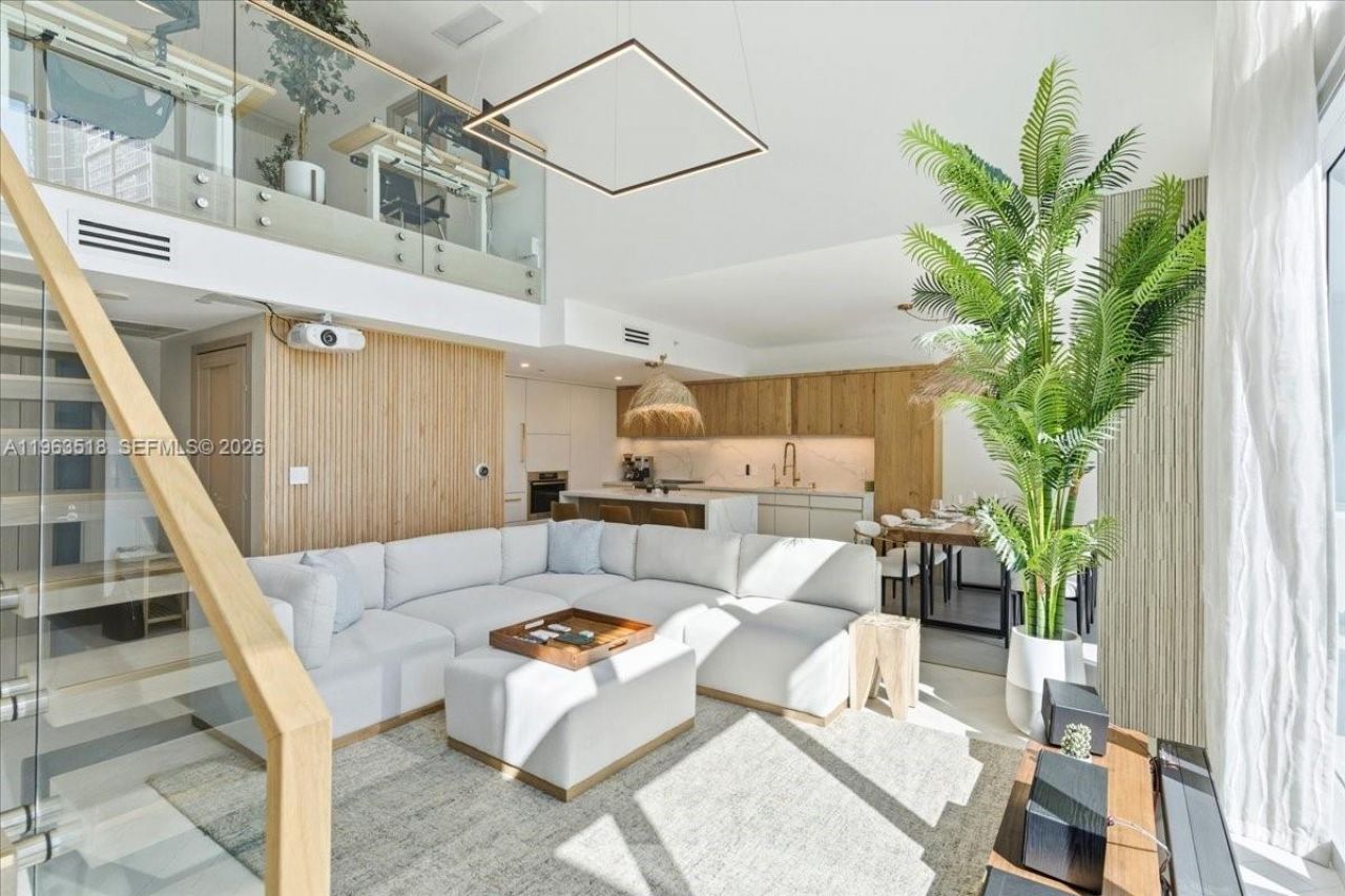 200 Biscayne Blvd Wy, Unit 706, Miami, FL 33131 Photo