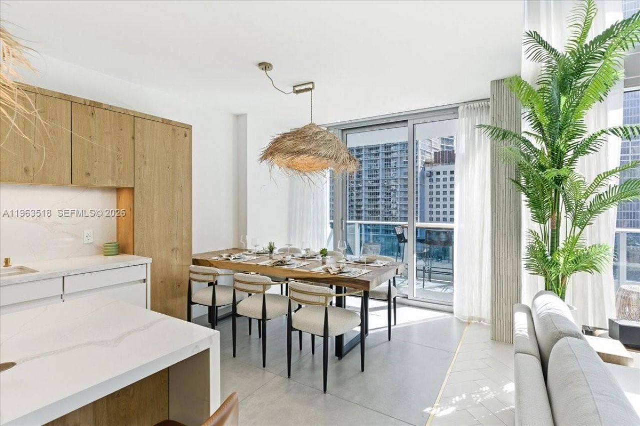 200 Biscayne Blvd Wy, Unit 706, Miami, FL 33131 Photo