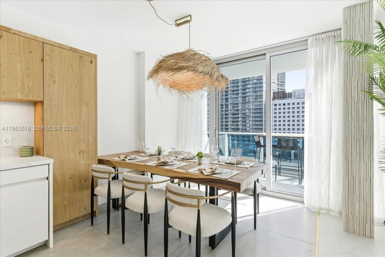 200 Biscayne Blvd Wy, Unit 706, Miami, FL 33131 Photo