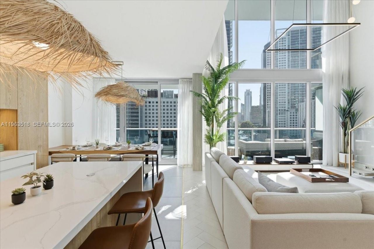 200 Biscayne Blvd Wy, Unit 706, Miami, FL 33131 Photo