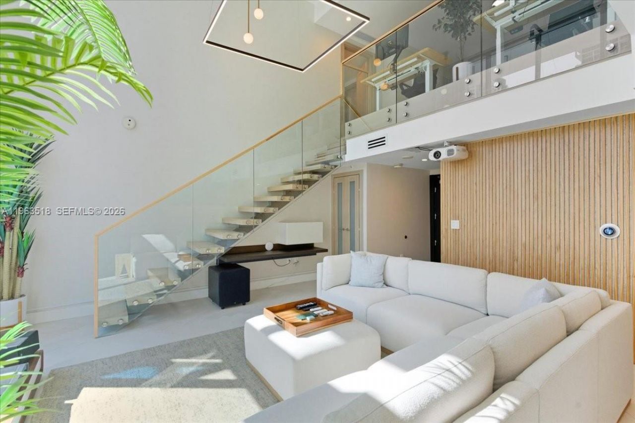 200 Biscayne Blvd Wy, Unit 706, Miami, FL 33131 Photo