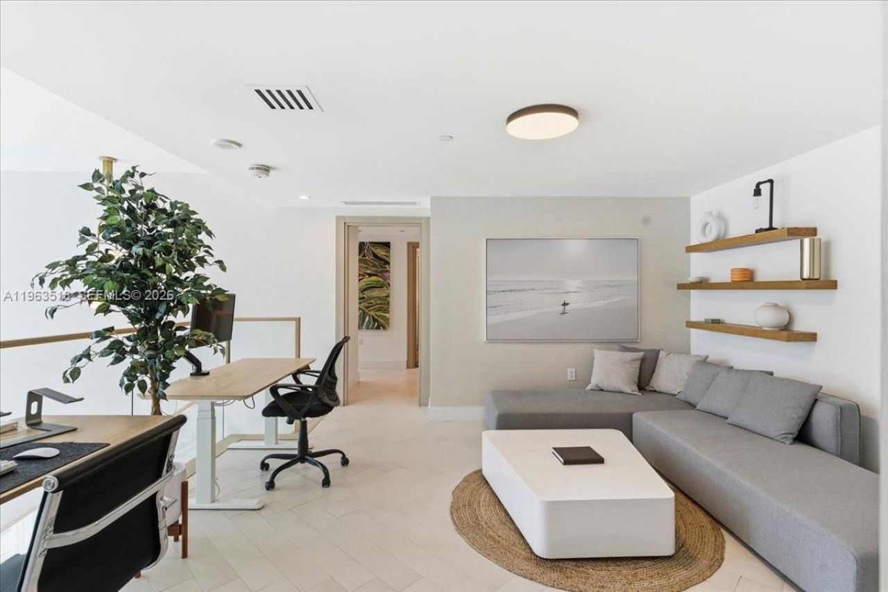 200 Biscayne Blvd Wy, Unit 706, Miami, FL 33131 Photo