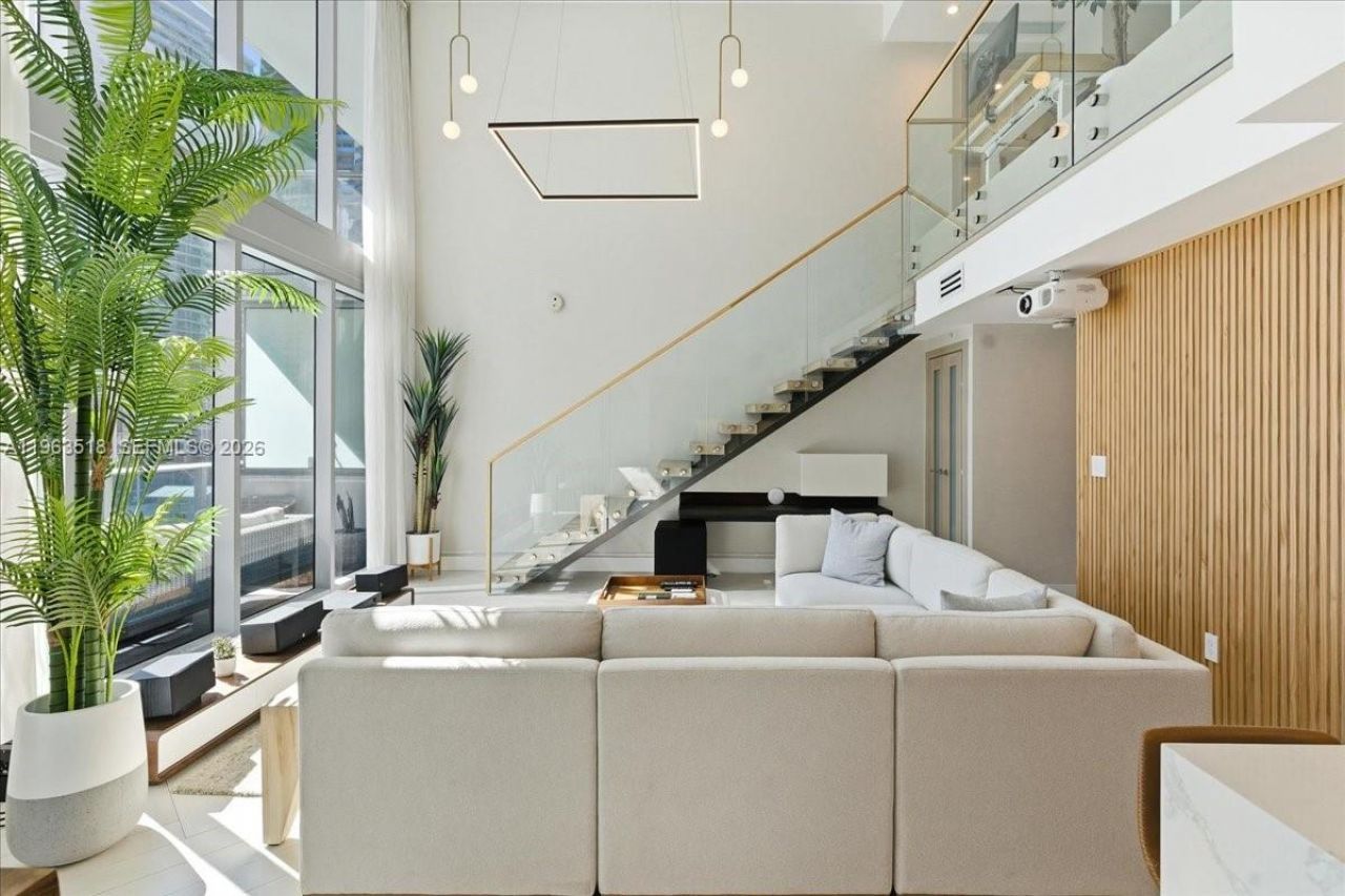 200 Biscayne Blvd Wy, Unit 706, Miami, FL 33131 Photo