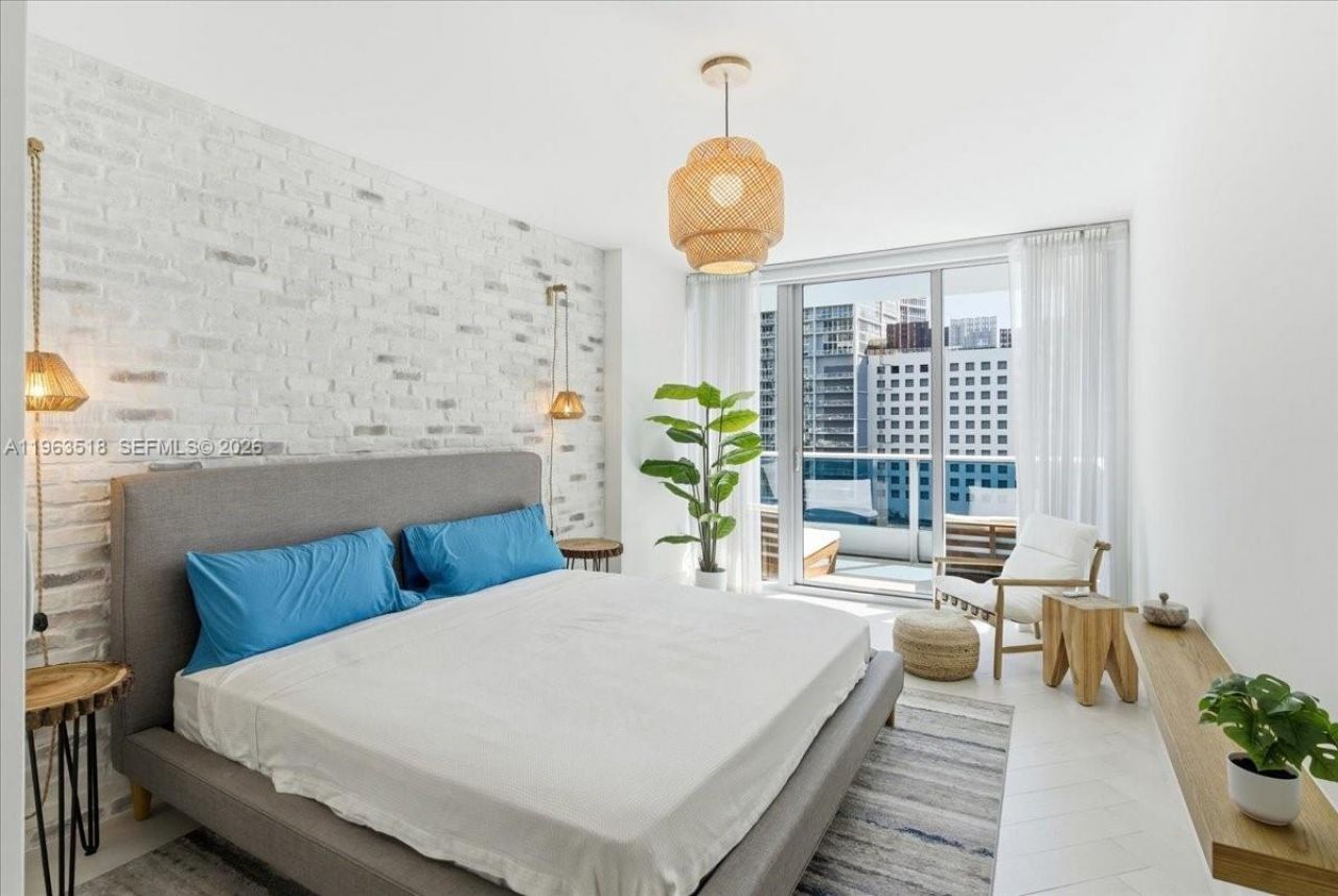 200 Biscayne Blvd Wy, Unit 706, Miami, FL 33131 Photo