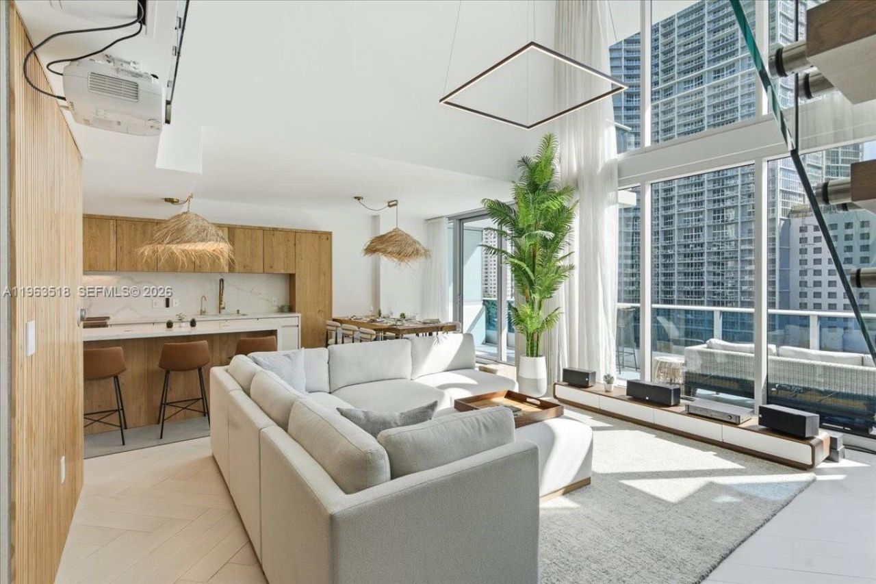 200 Biscayne Blvd Wy, Unit 706, Miami, FL 33131 Photo