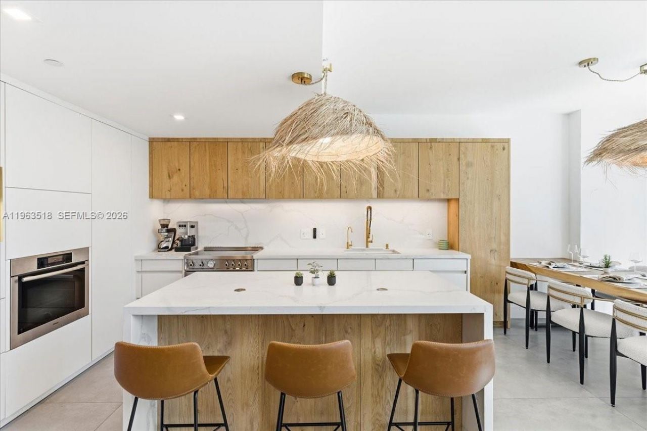 200 Biscayne Blvd Wy, Unit 706, Miami, FL 33131 Photo