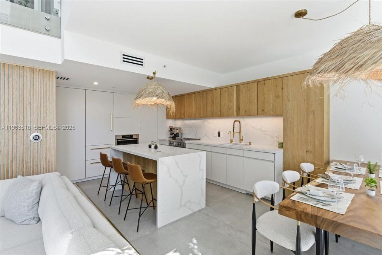 200 Biscayne Blvd Wy, Unit 706, Miami, FL 33131 Photo