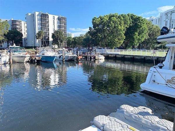 3375 N Country Club Dr, Slip 2 , Aventura, FL 33180
