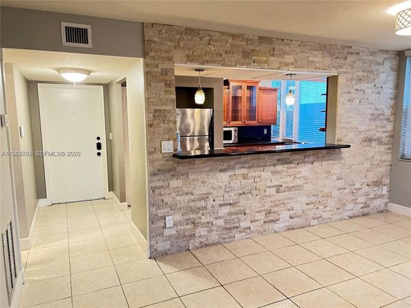 6800 Cypress Rd, Unit 101, Plantation, FL 33317