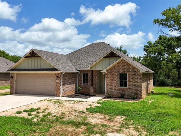 213 S Loveless Street, Bullard, TX 75757