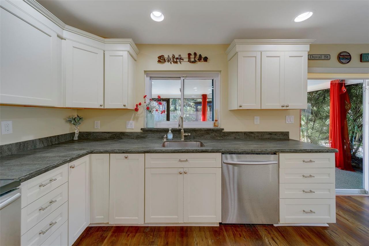 14557 Anchorage Circle, Seminole, FL 33776 Photo