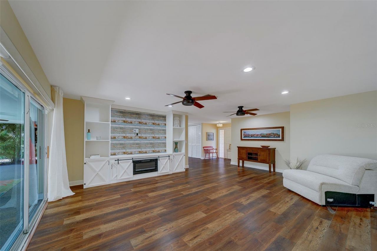 14557 Anchorage Circle, Seminole, FL 33776 Photo