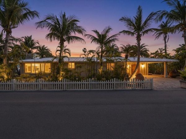 834 JUNGLE QUEEN WAY, LONGBOAT KEY, FL 34228