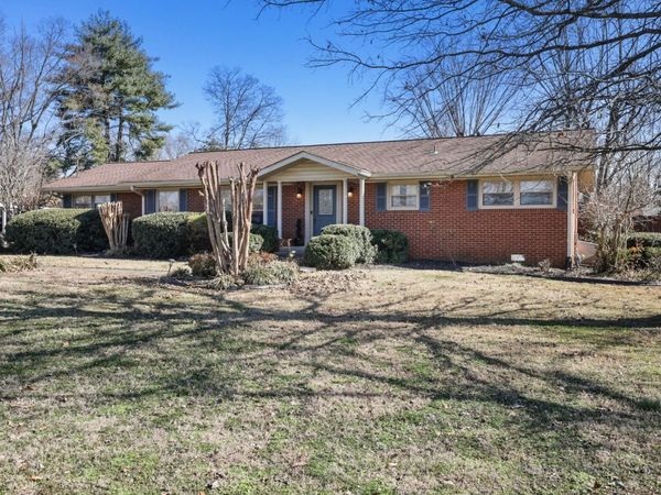 1119 Walton Dr, Murfreesboro, TN 37130