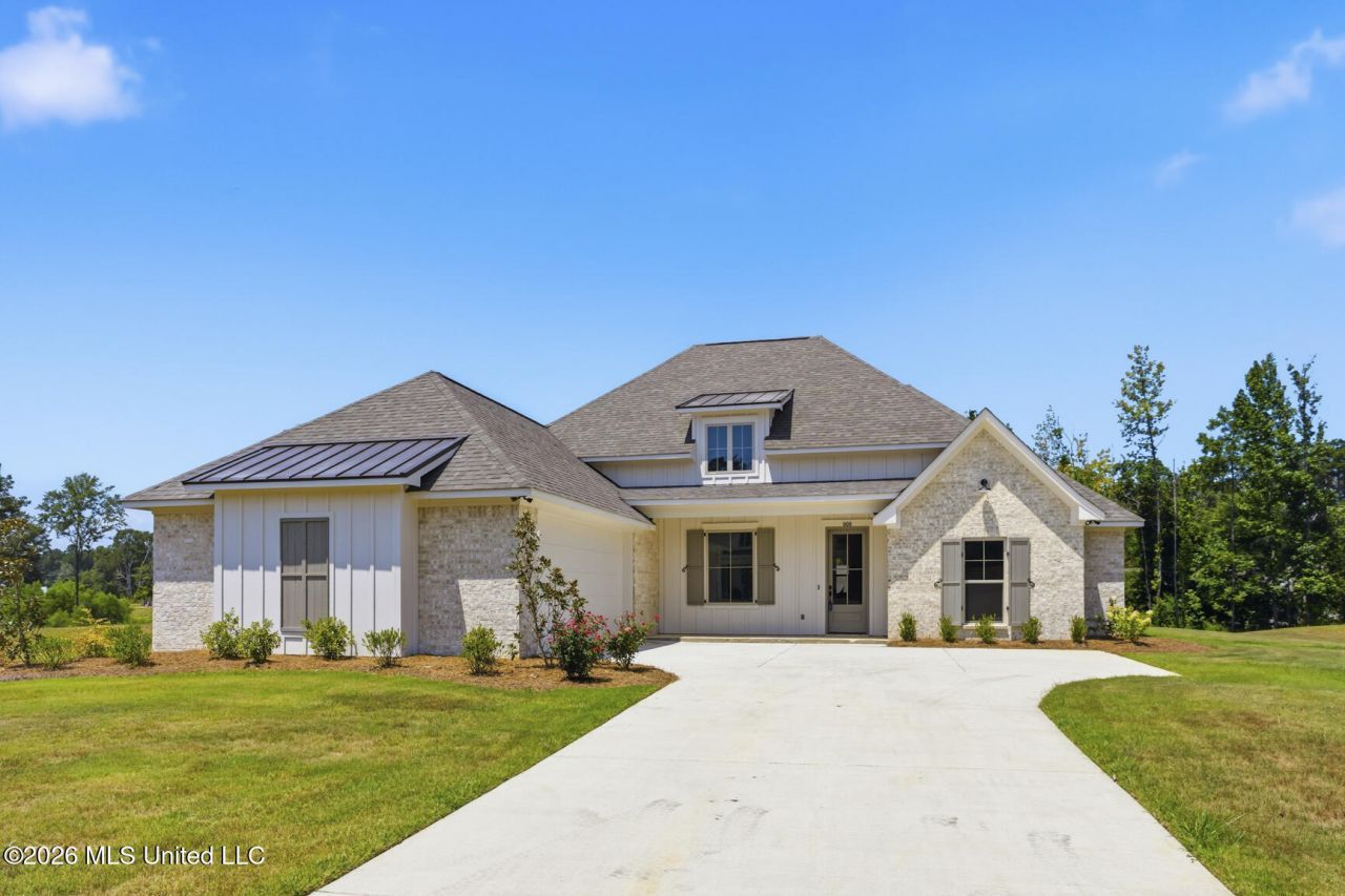 808 Albany Street, Brandon, MS 39042 Main Photo