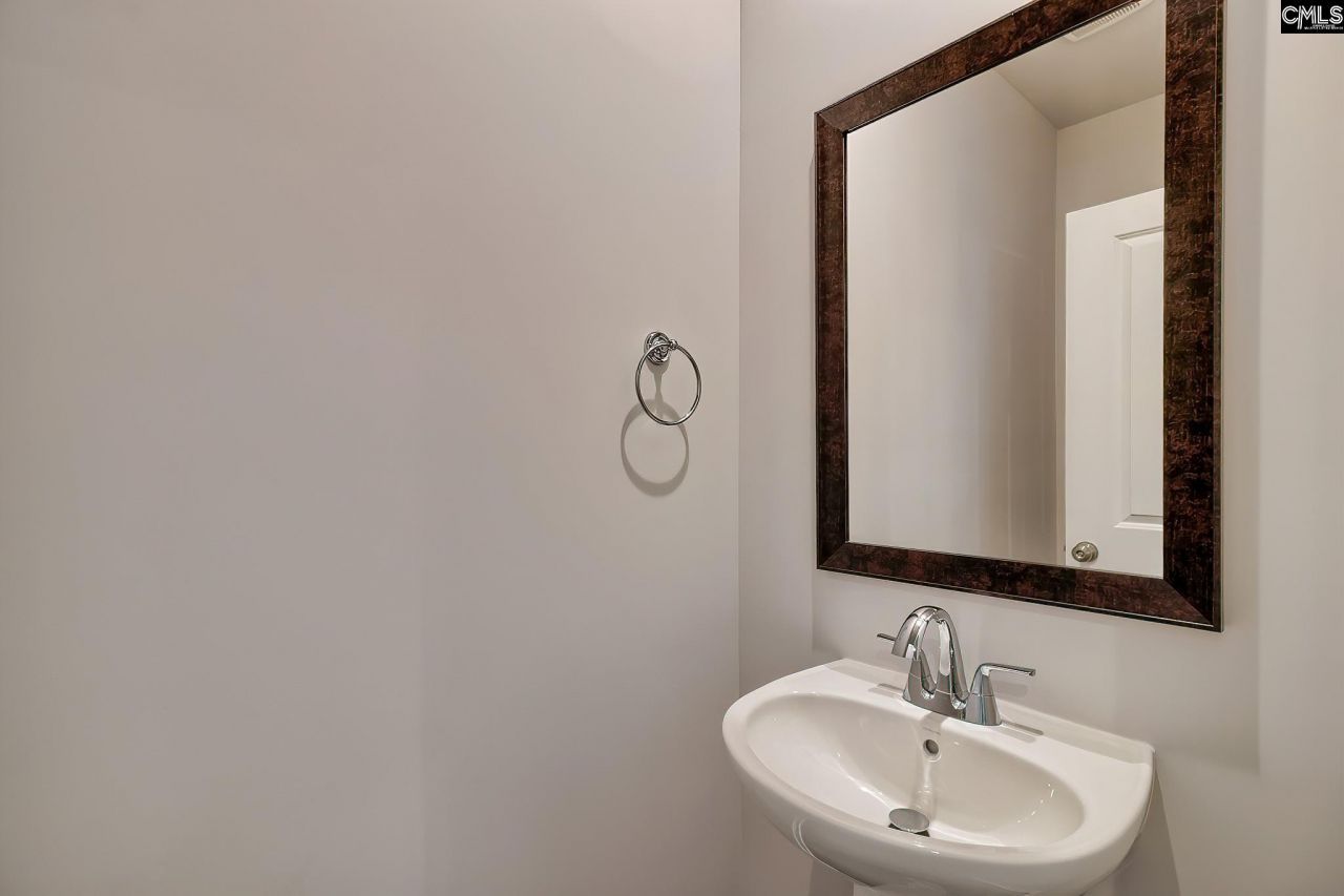 1710 Sweet Meadow Court  Photo 32