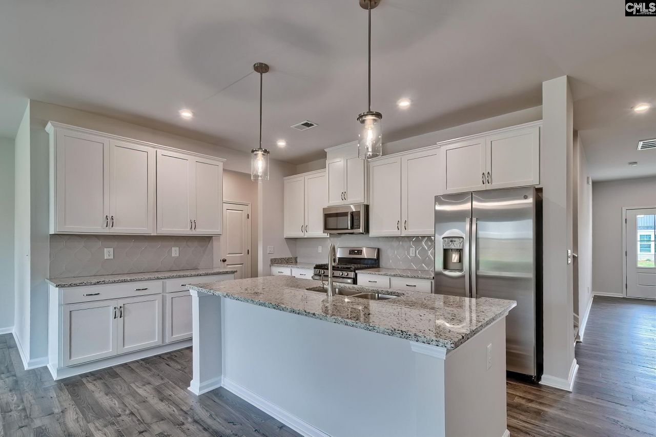 1710 Sweet Meadow Court  Photo 6