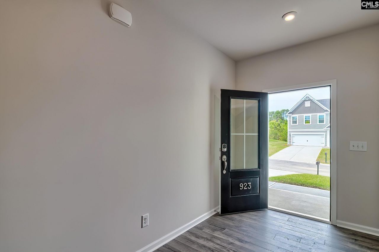 1710 Sweet Meadow Court  Photo 9