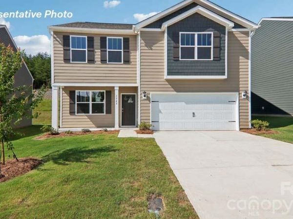 618 Dazzle Loop , Newton, NC 28658