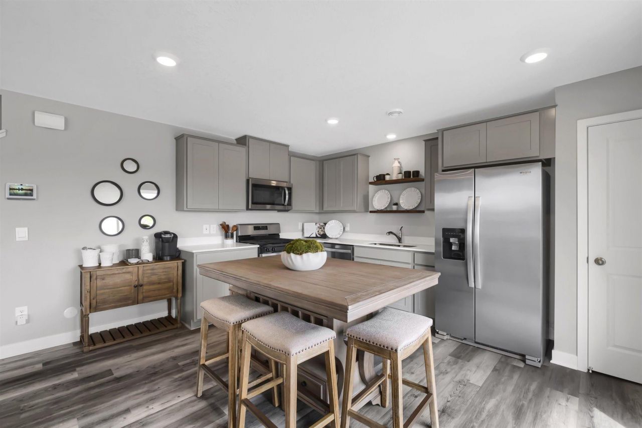 2115 Highview Ridge Court, Shakopee, MN 55379 Main Photo