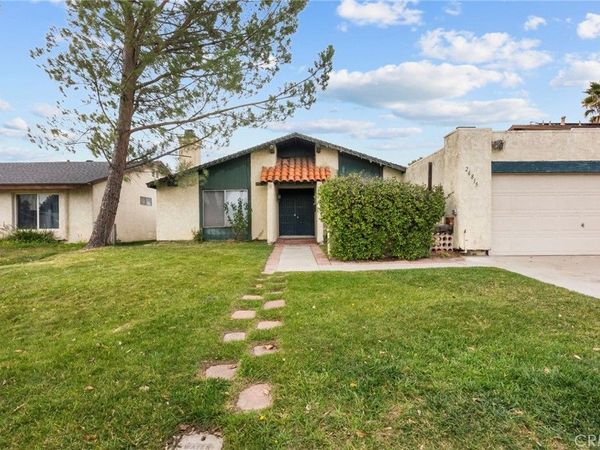 26815 Lugar De Oro Drive, Valencia, CA 91354