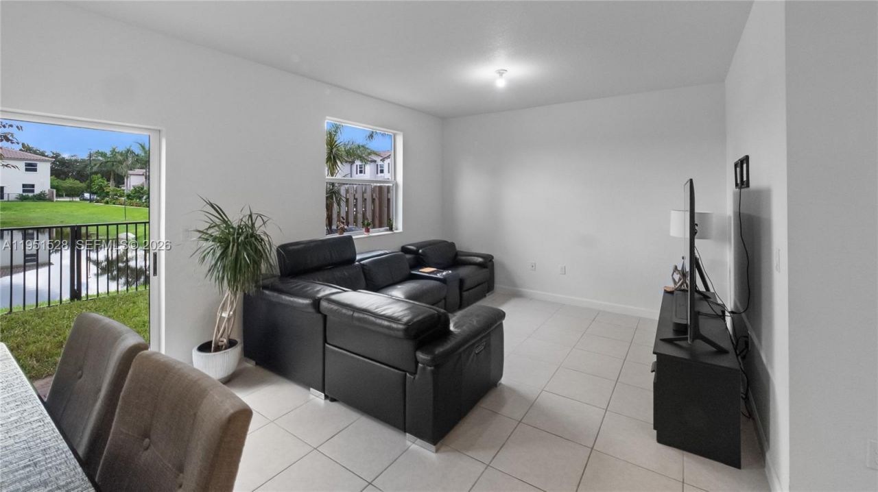 5544 NW 27th Pl, Lauderhill, FL 33313 Photo
