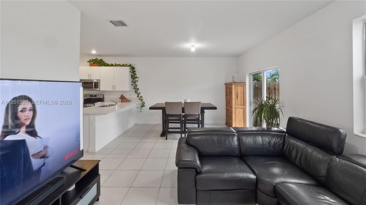 5544 NW 27th Pl, Lauderhill, FL 33313 Photo