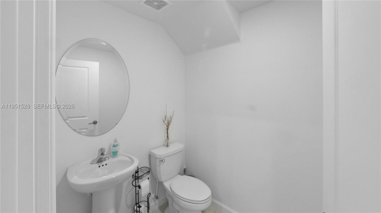 5544 NW 27th Pl, Lauderhill, FL 33313 Photo
