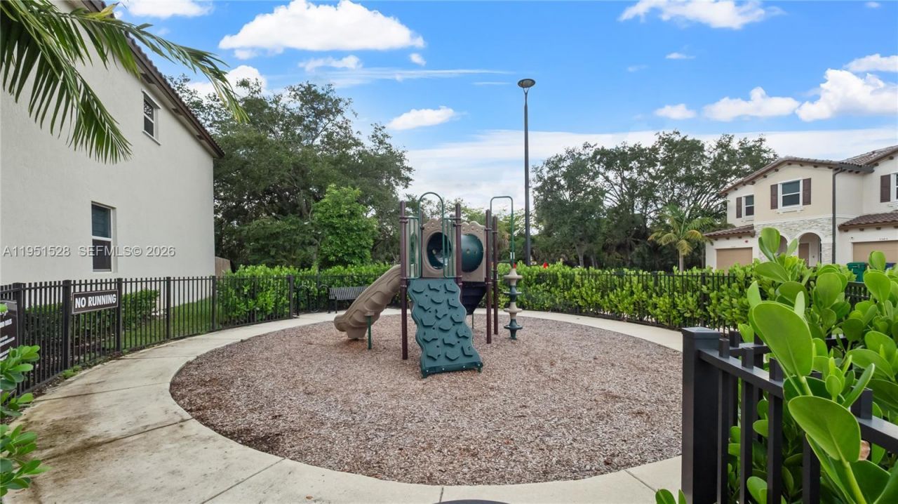 5544 NW 27th Pl, Lauderhill, FL 33313 Photo