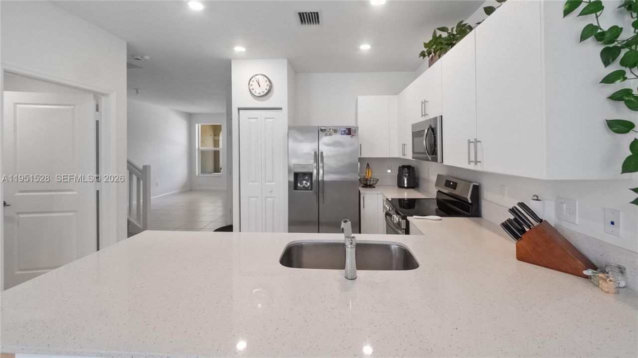 5544 NW 27th Pl, Lauderhill, FL 33313 Photo
