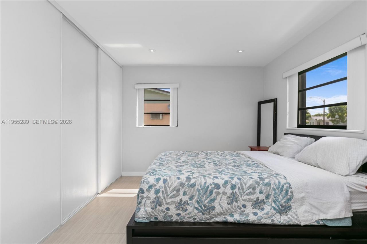 9981 SW 13th Ter, Miami, FL 33174 Photo