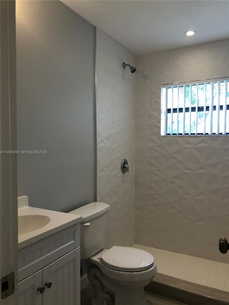 9981 SW 13th Ter, Miami, FL 33174 Photo