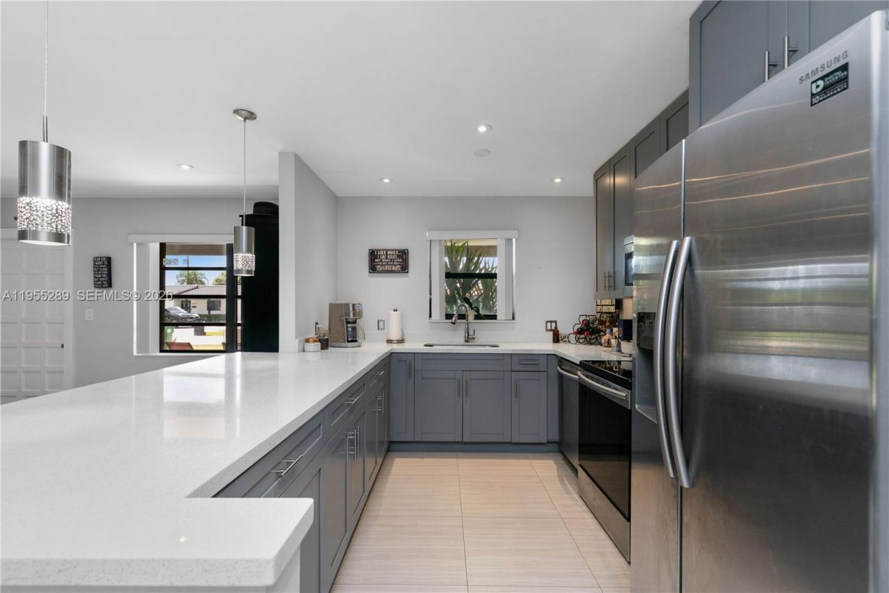 9981 SW 13th Ter, Miami, FL 33174 Photo