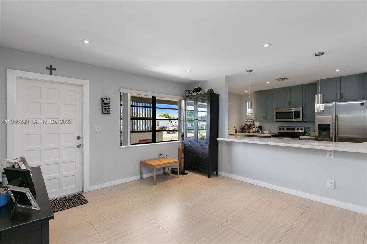 9981 SW 13th Ter, Miami, FL 33174 Photo