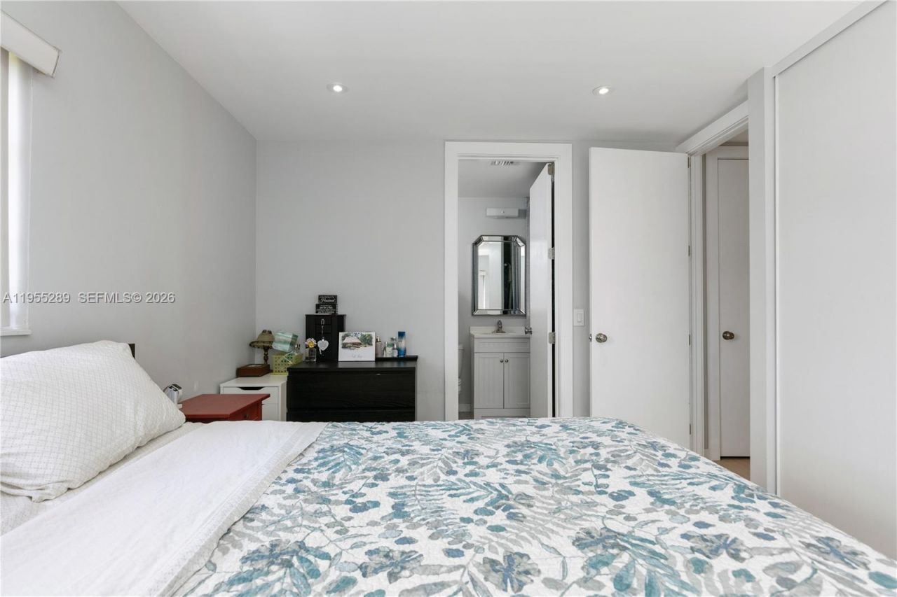 9981 SW 13th Ter, Miami, FL 33174 Photo