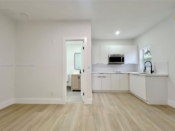 2480 NW 96th St , Unit B, Miami, FL 33147