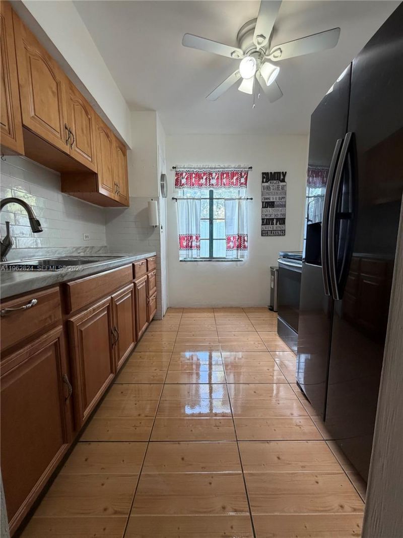 2460 NW 33rd St , Miami, FL 33142 Photo