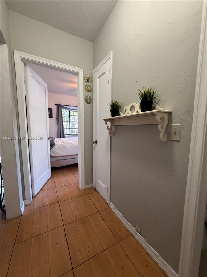 2460 NW 33rd St , Miami, FL 33142 Photo