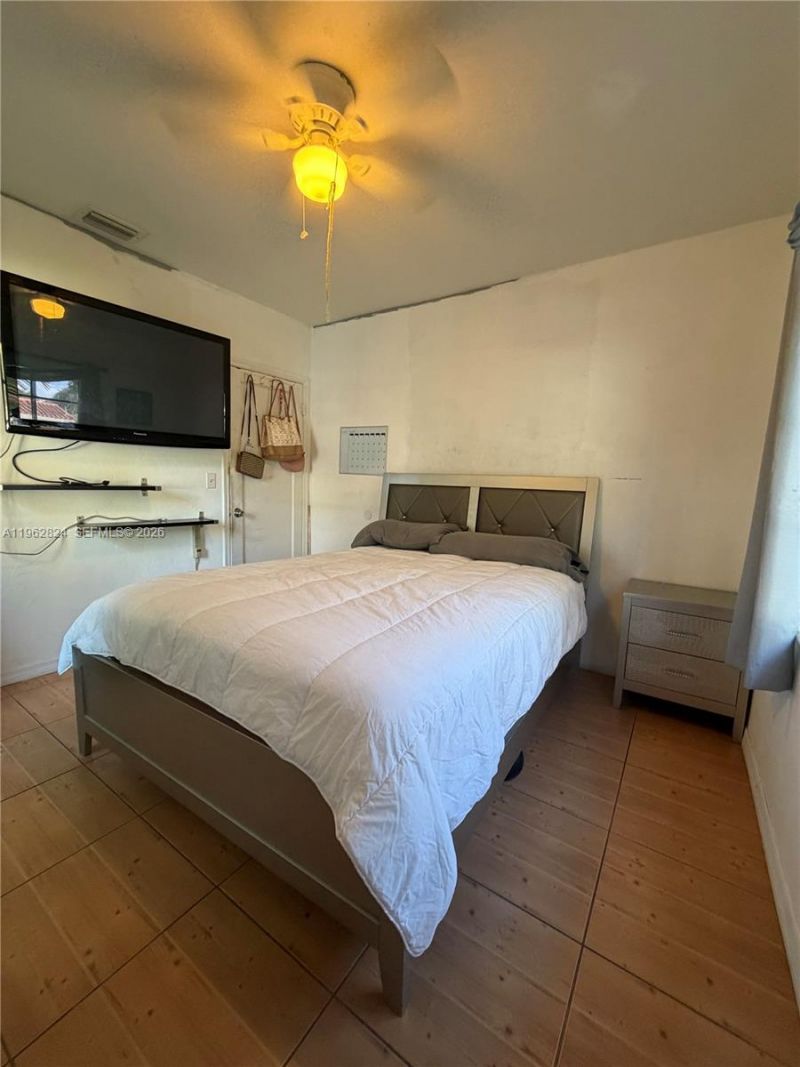 2460 NW 33rd St , Miami, FL 33142 Photo