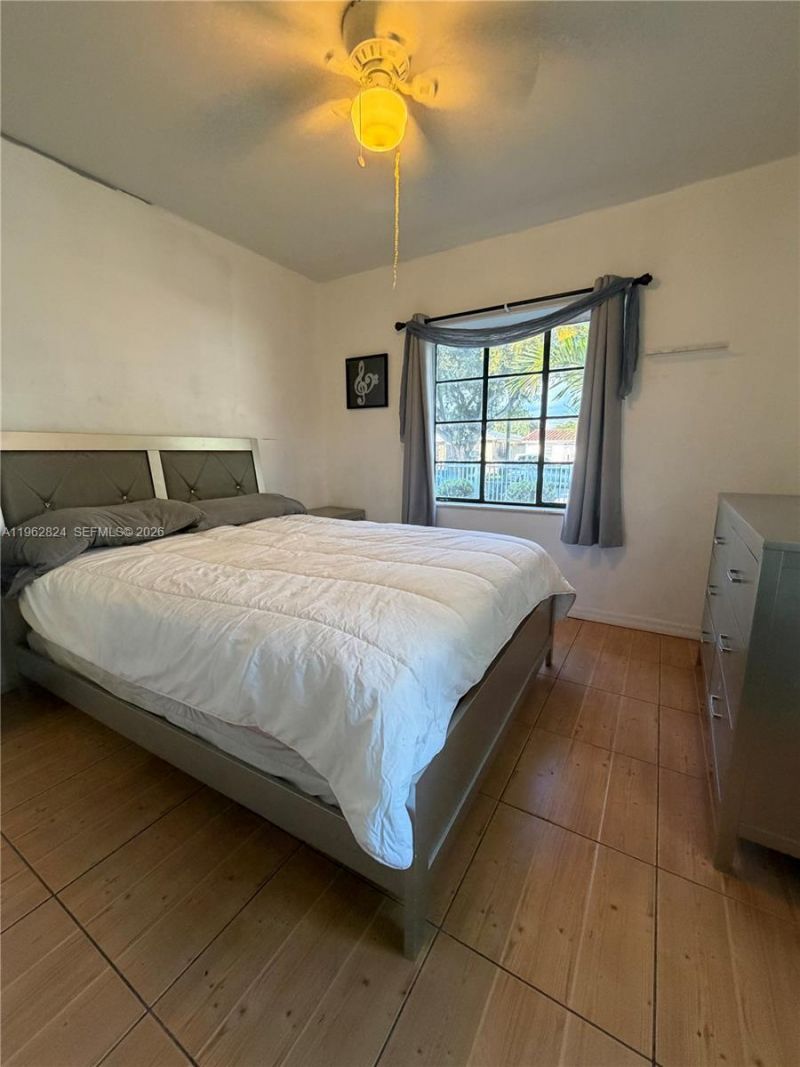 2460 NW 33rd St , Miami, FL 33142 Photo