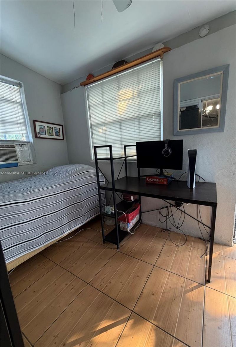 2460 NW 33rd St , Miami, FL 33142 Photo