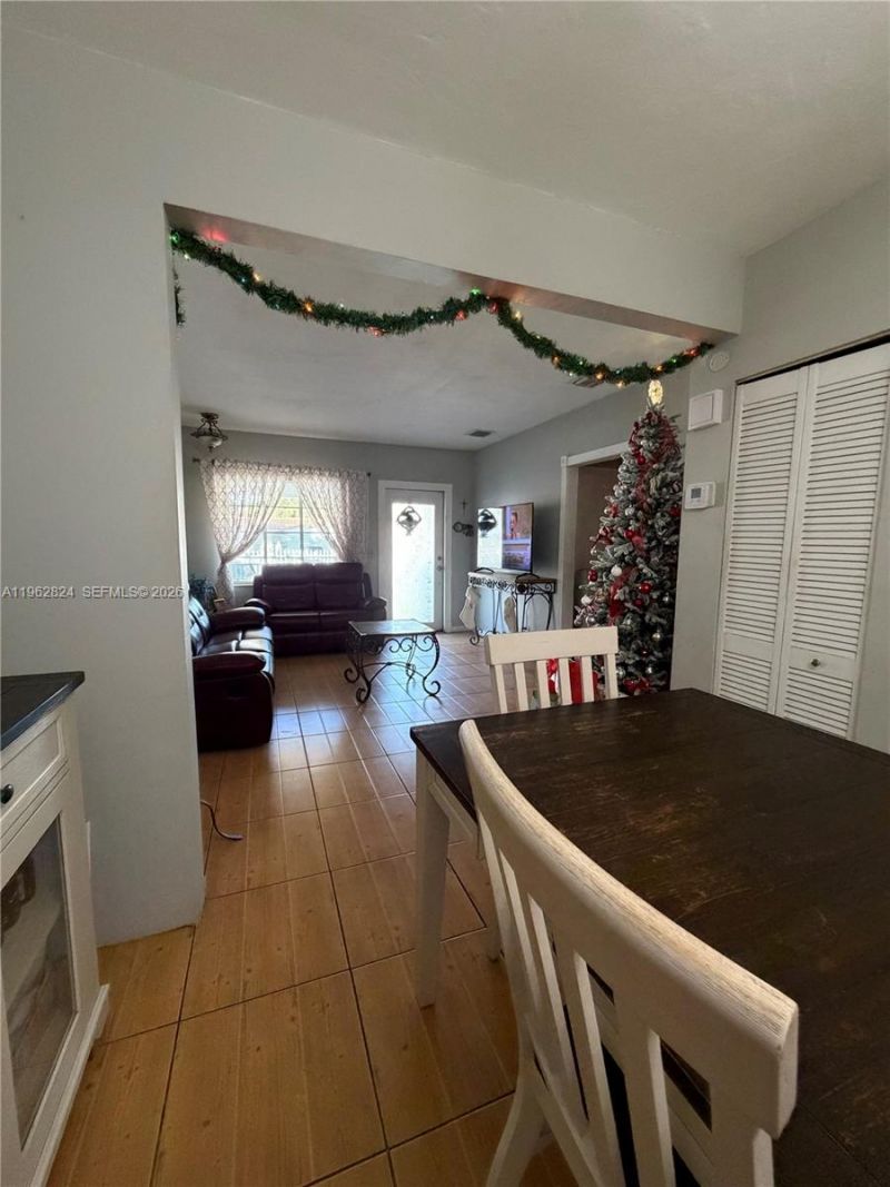 2460 NW 33rd St , Miami, FL 33142 Photo