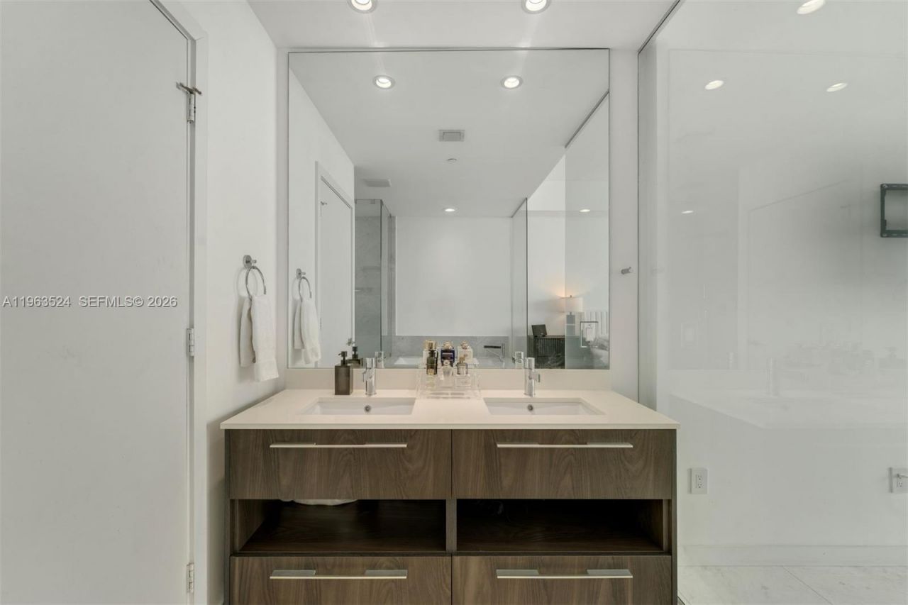 480 NE 31st St, Unit 4002, Miami, FL 33137 Photo