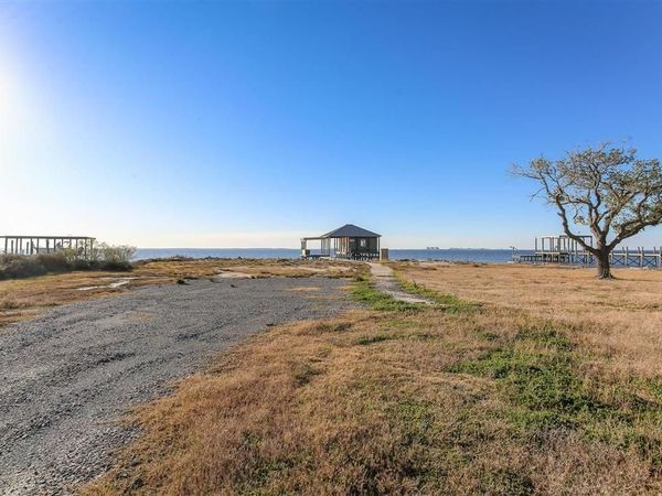 175 Pelican Point Road, Lake Charles, LA 70607