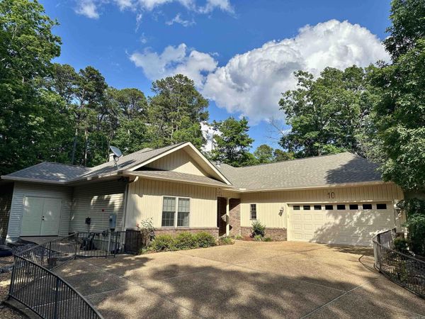 10 Marbella Lane, Hot Springs Village, AR 71909