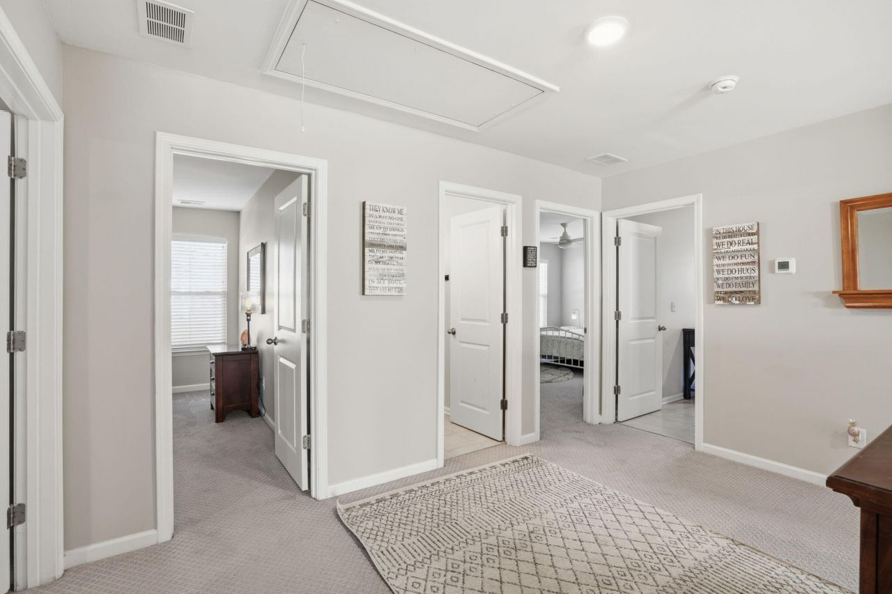 711 Kilarney Road Photo 32