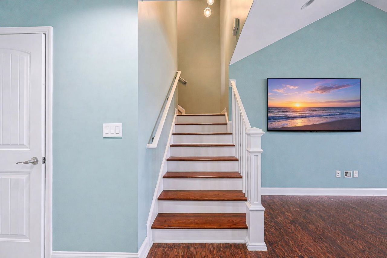 3300 Holly Loop Photo 16