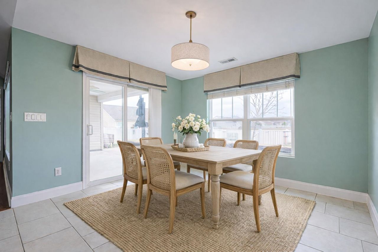 3300 Holly Loop Photo 8