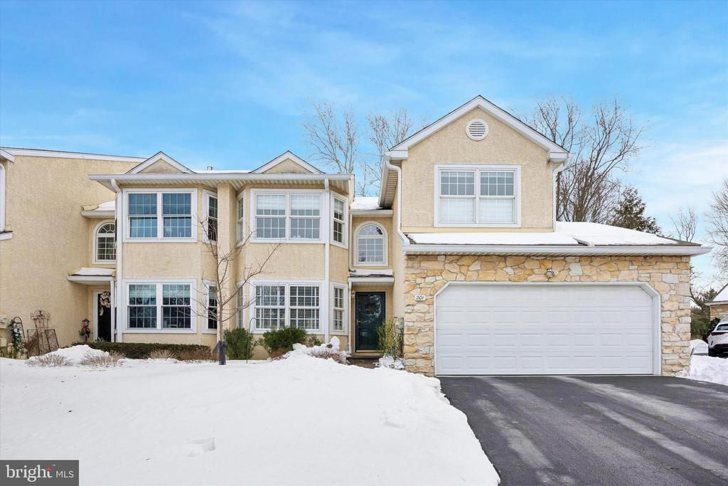 201 Crystal Court, Blue Bell, PA 19422 Main Photo